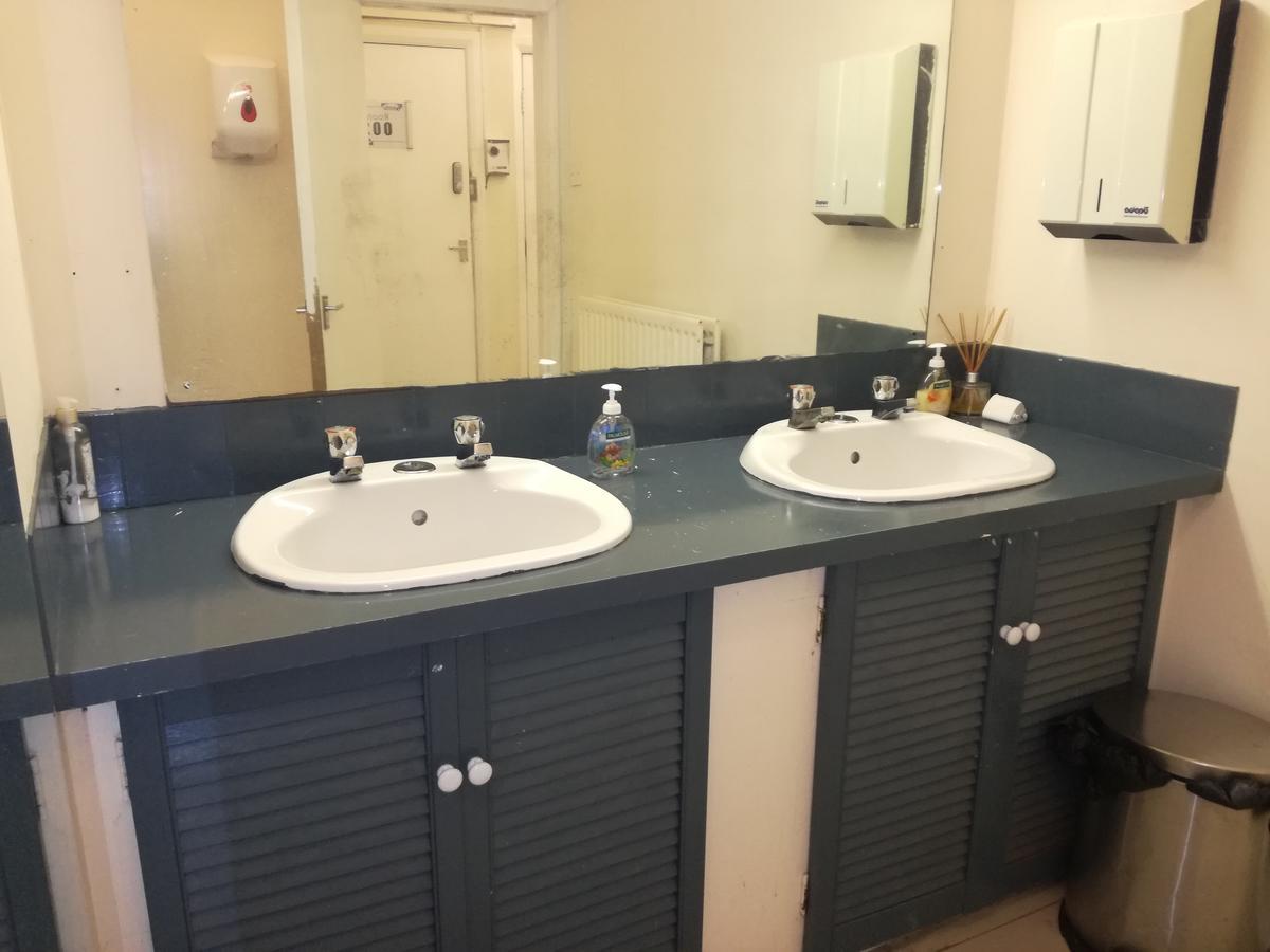 Amity Hostel Лондон Экстерьер фото