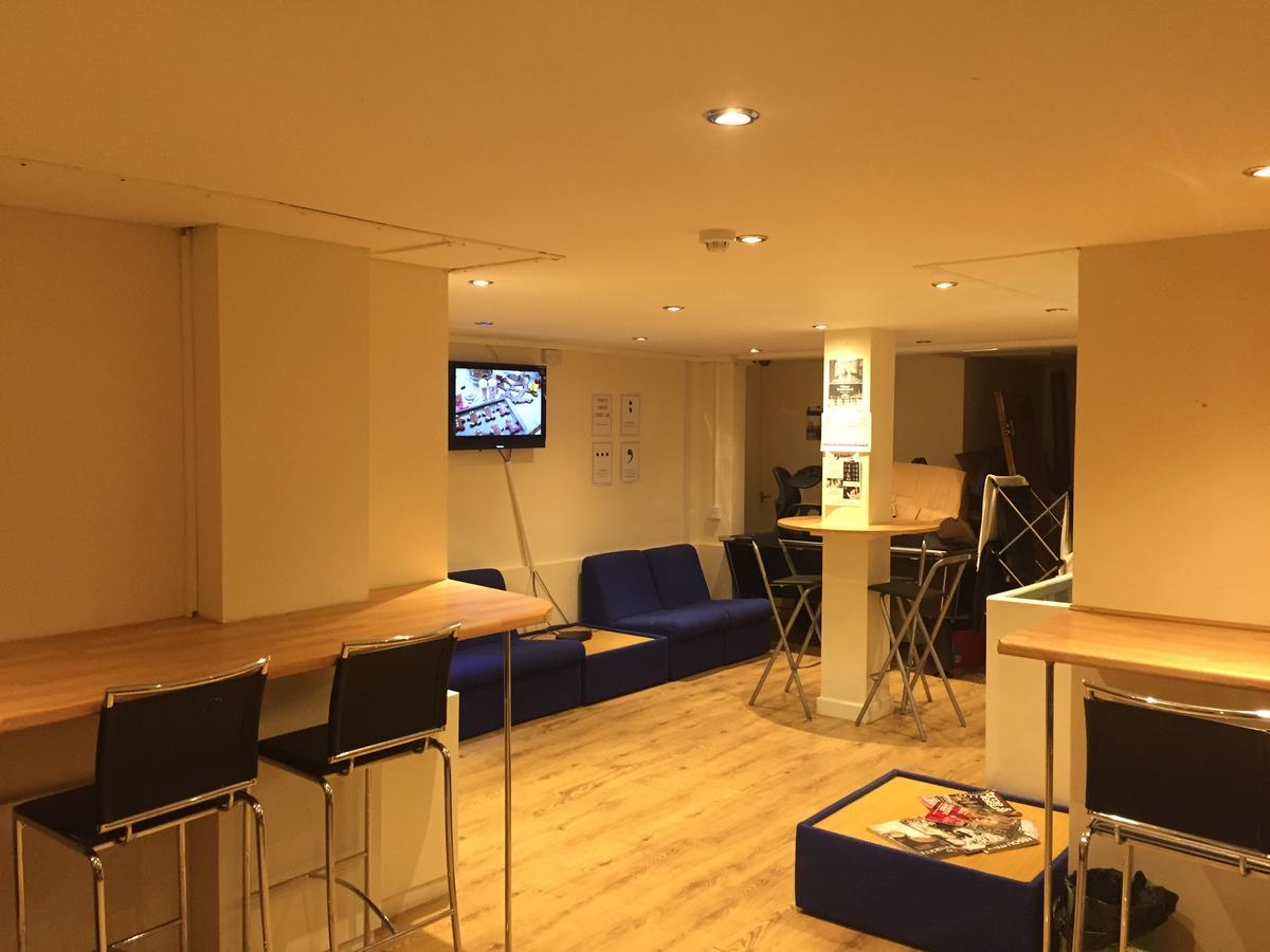 Amity Hostel Лондон Экстерьер фото